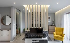 Black Pearl Apartment